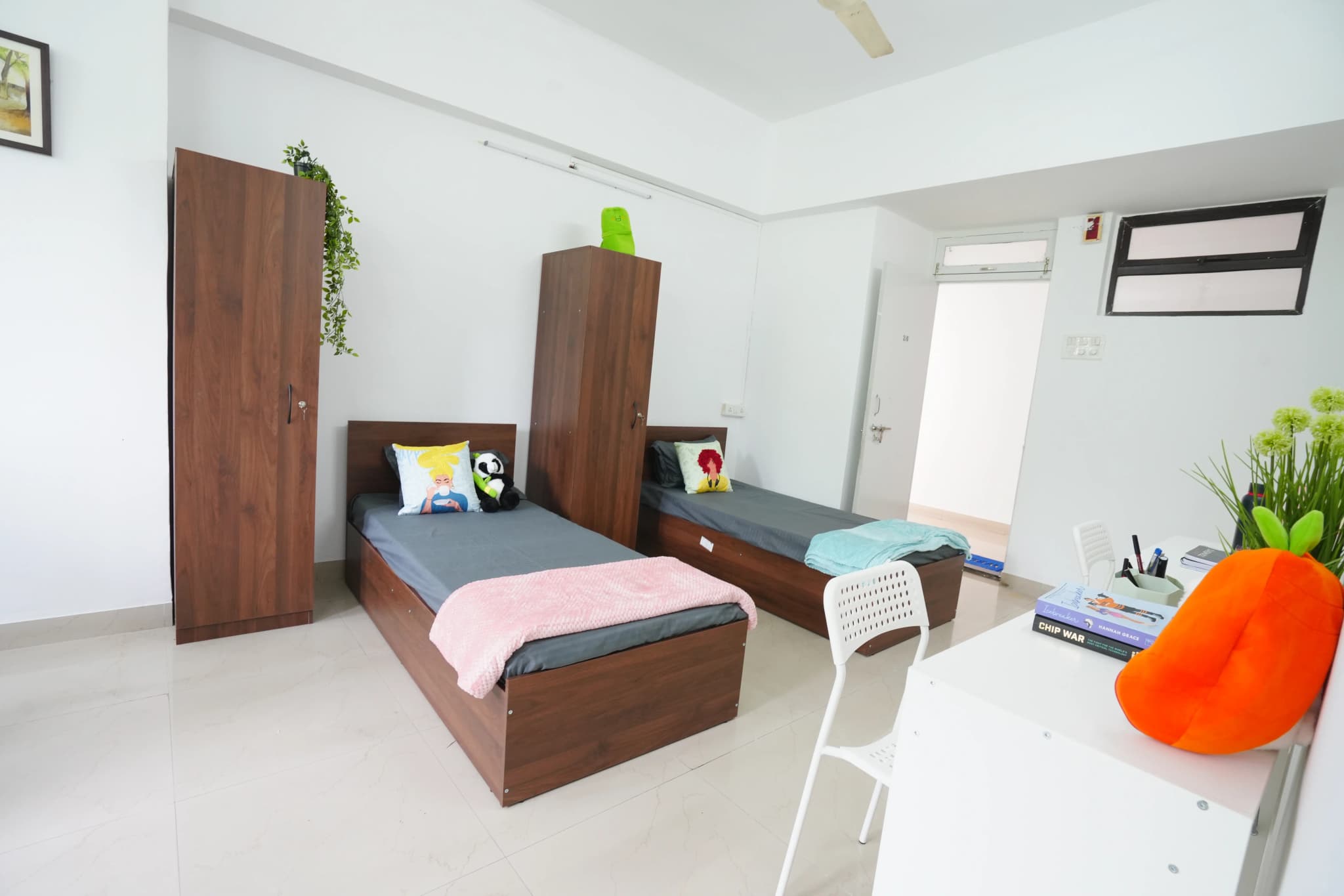 Modern hostel banner showcasing comfortable accommodation